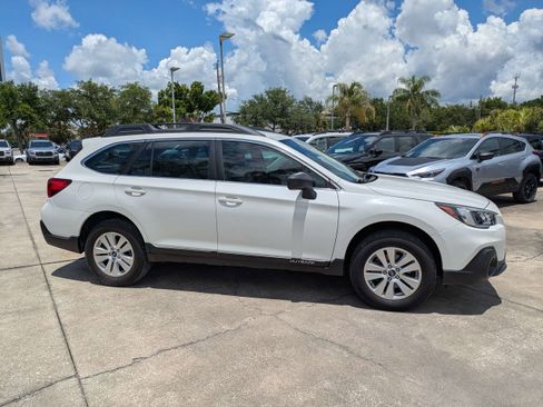 Used 2018 Subaru Outback 2.5i AWD/4WD image 3
