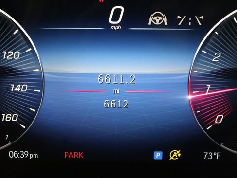 Used 2025 Mercedes-Benz GLE 350 4MATIC image 16