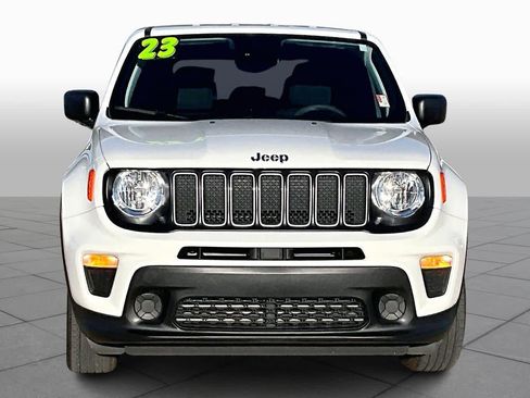 Used 2023 Jeep Renegade Latitude image 4