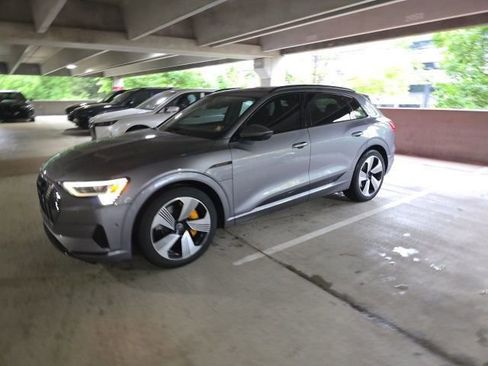 Used 2022 Audi e-tron Premium Plus AWD/4WD image 2