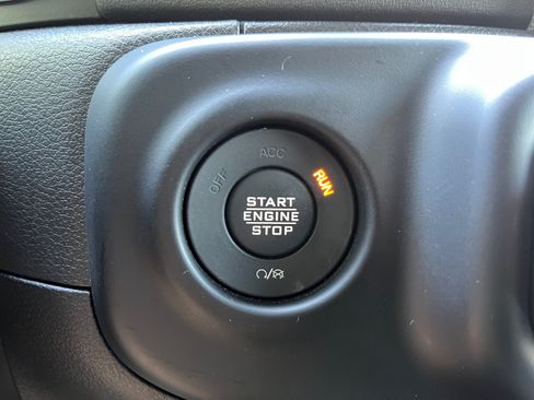 Used 2023 Jeep Wrangler Unlimited Sahara w/ Cold Weather Group AWD/4WD image 21