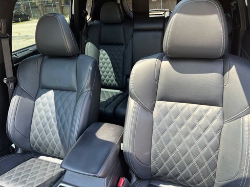 Used 2023 Mitsubishi Outlander SEL AWD/4WD image 19