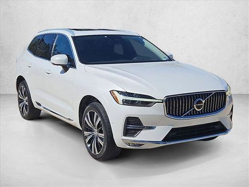 Used 2023 Volvo XC60 B5 Plus w/ Protection Package Premier image 3