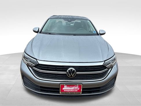Used 2023 Volkswagen Jetta SE FWD image 8
