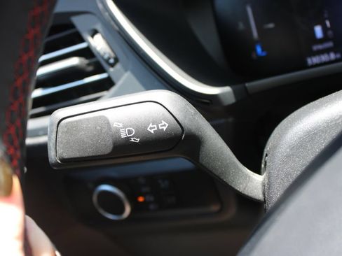 Used 2025 Ford Escape ST-Line FWD image 22