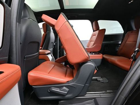 Used 2025 Lincoln Aviator Reserve w/ Equipment Group 201A image 46