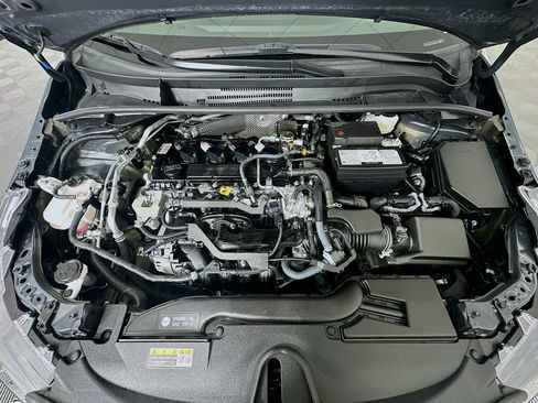 Used 2025 Toyota Corolla LE image 30