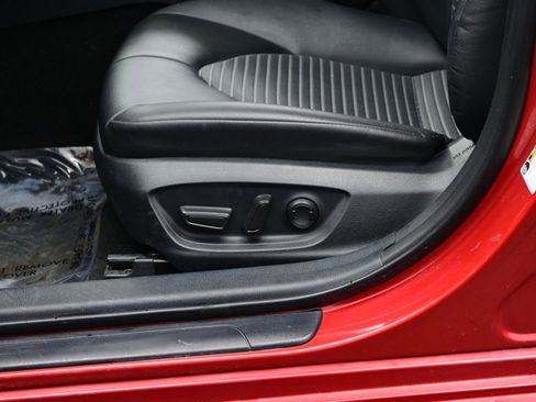 Used 2023 Toyota Camry SE image 11