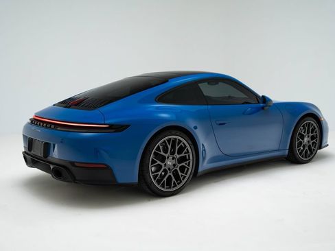 Used 2025 Porsche 911 Carrera RWD image 3