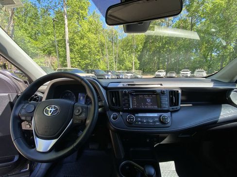 Used 2018 Toyota RAV4 XLE w/ Plus Extra Value Package AWD/4WD image 19