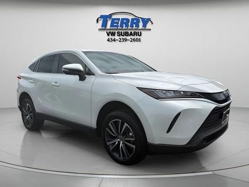 Used 2022 Toyota Venza LE AWD/4WD image 1