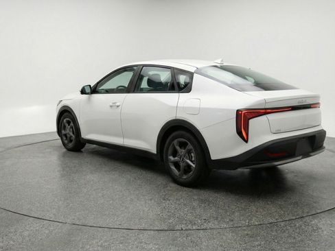 Used 2025 Kia K4 FWD image 6