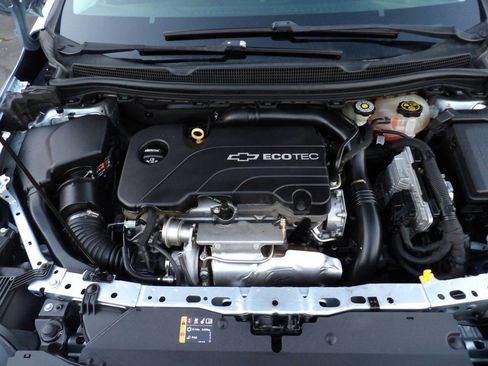 Used 2017 Chevrolet Cruze LS image 13