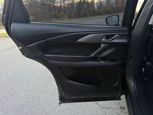 Used 2018 MAZDA CX-9 Touring image 20