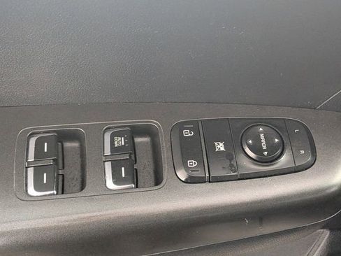 Used 2017 Kia Sportage LX image 14