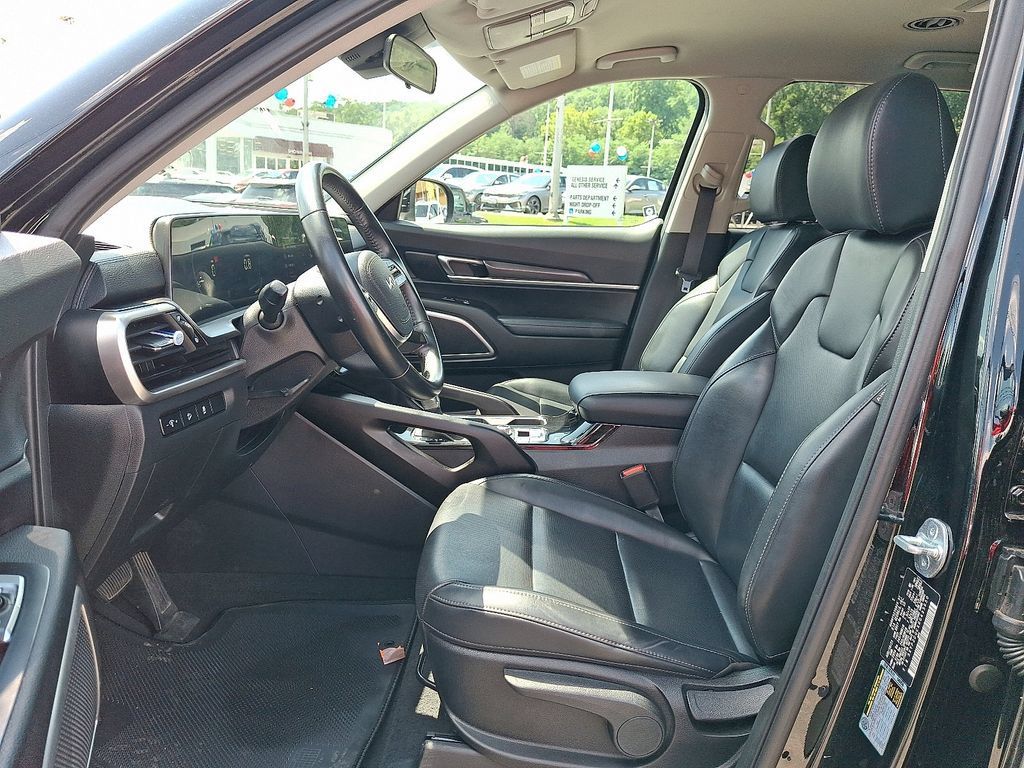 Used 2024 Kia Telluride LX AWD/4WD image 14