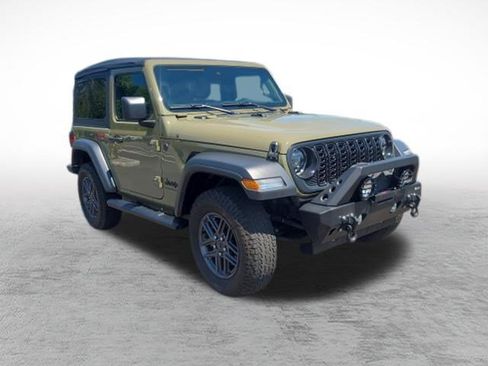 Used 2025 Jeep Wrangler Sport AWD/4WD image 3