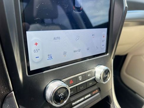 Certified 2023 Ford Edge Titanium w/ Equipment Group 301A AWD/4WD image 15
