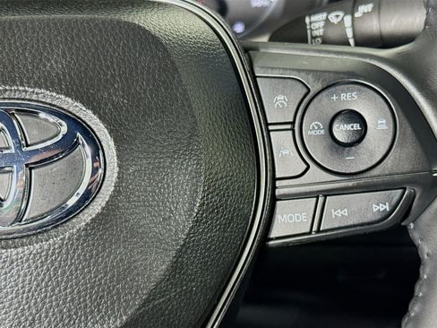 Used 2025 Toyota Corolla SE FWD image 13