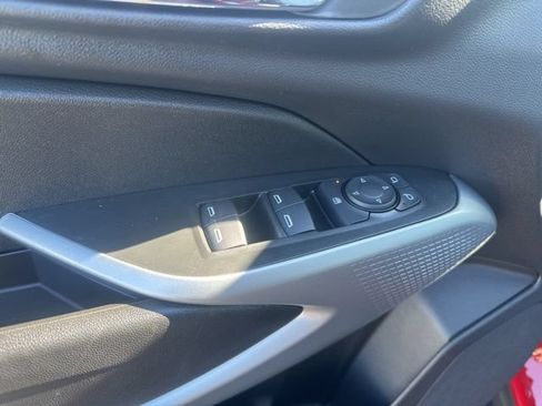 New 2026 Chevrolet Trax RS w/ Sunroof Package FWD image 14