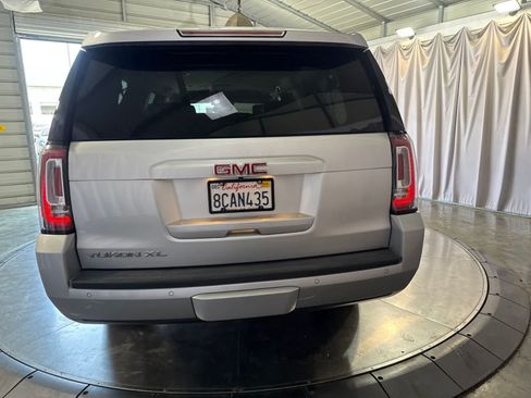 Used 2017 GMC Yukon XL SLT AWD/4WD image 6