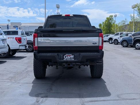 Used 2017 Ford F350 Platinum w/ Platinum Ultimate Package AWD/4WD image 5