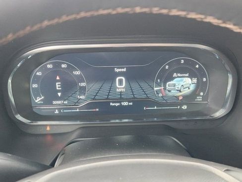 Used 2024 GMC Yukon AT4 w/ Technology Package image 7