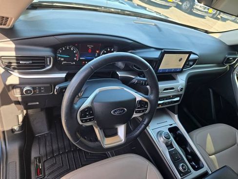 Certified 2022 Ford Explorer XLT w/ Equipment Group 202A AWD/4WD image 6