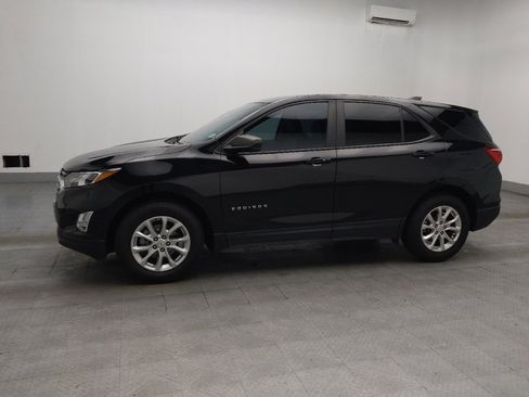 Used 2021 Chevrolet Equinox LS w/ LS Convenience Package FWD image 2