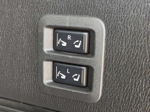 Used 2020 Nissan Armada SL w/ Premium Package RWD image 14