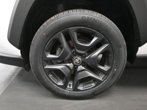 Used 2026 Toyota Corolla Cross L AWD/4WD image 32