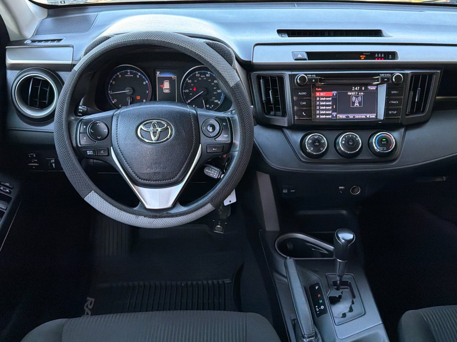 Used 2018 Toyota RAV4 LE w/ All Weather Liner Package FWD image 14