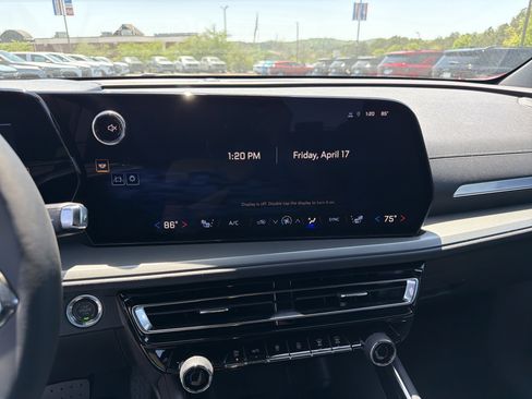 New 2026 Chevrolet Traverse LT image 29