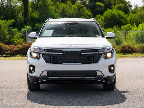 Used 2026 Kia Seltos S FWD image 2