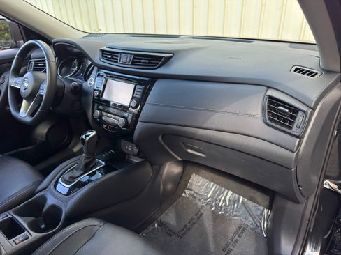 Used 2019 Nissan Rogue SL w/ Premium Package AWD/4WD image 14