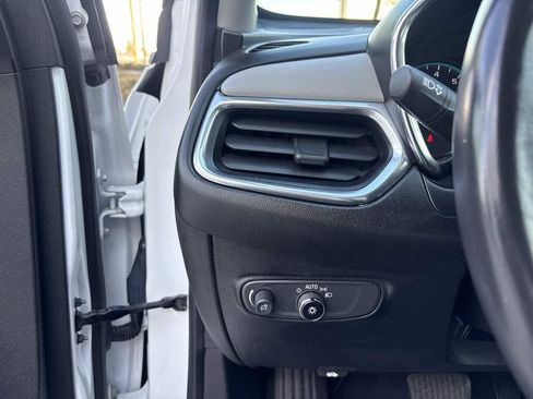 Used 2018 Chevrolet Equinox LT FWD image 18
