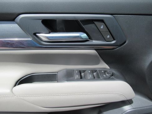 Used 2025 GMC Terrain Elevation FWD image 21
