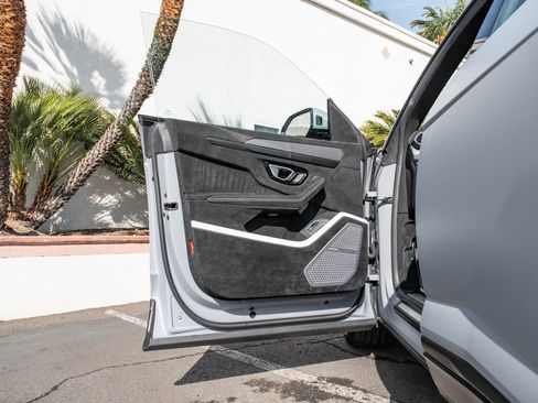 Used 2024 Lamborghini Urus Performante image 42