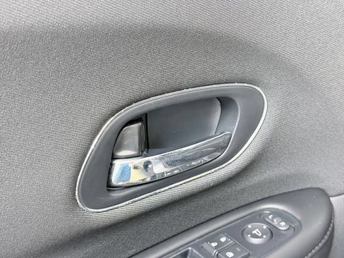 Used 2022 Honda HR-V EX image 9