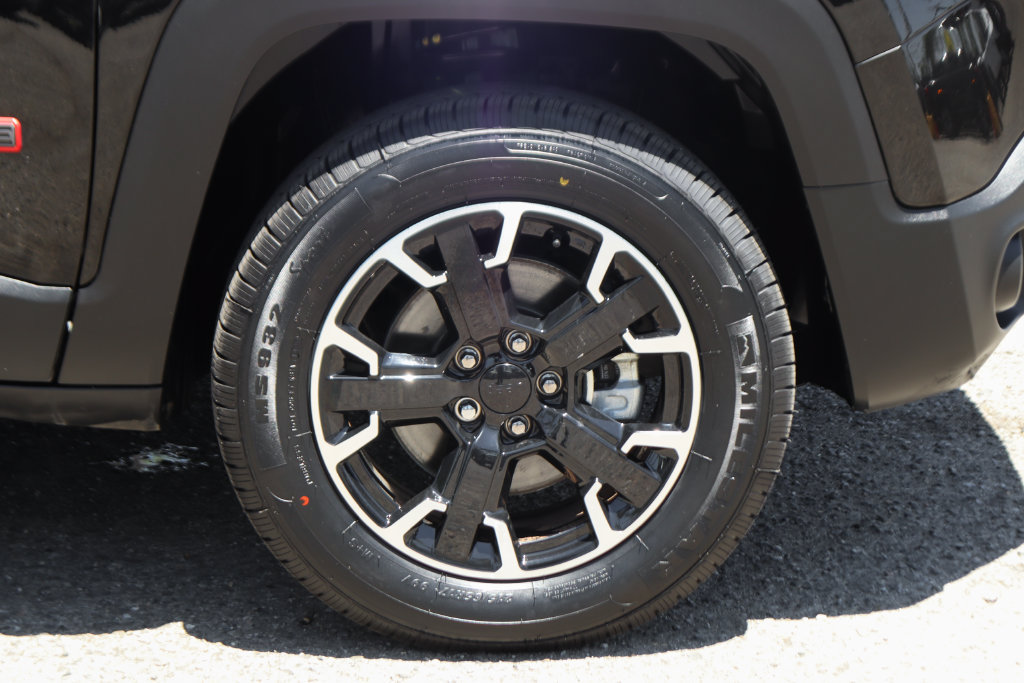 Used 2023 Jeep Renegade Trailhawk AWD/4WD image 35