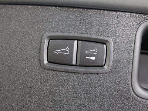 New 2026 Porsche Macan image 18