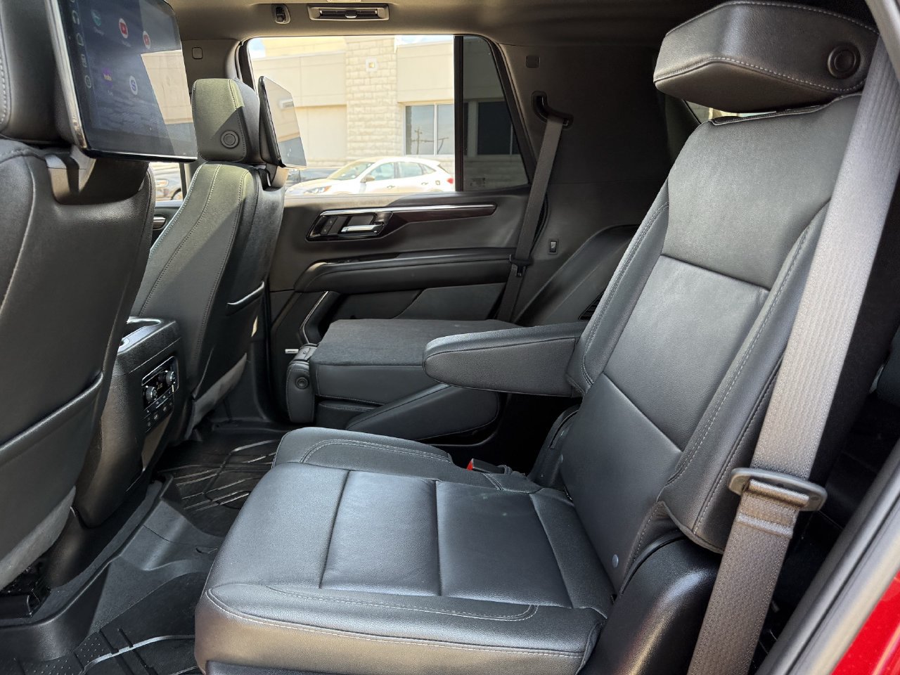 Used 2026 Chevrolet Tahoe Z71 w/ Z71 Off-Road Package AWD/4WD image 24