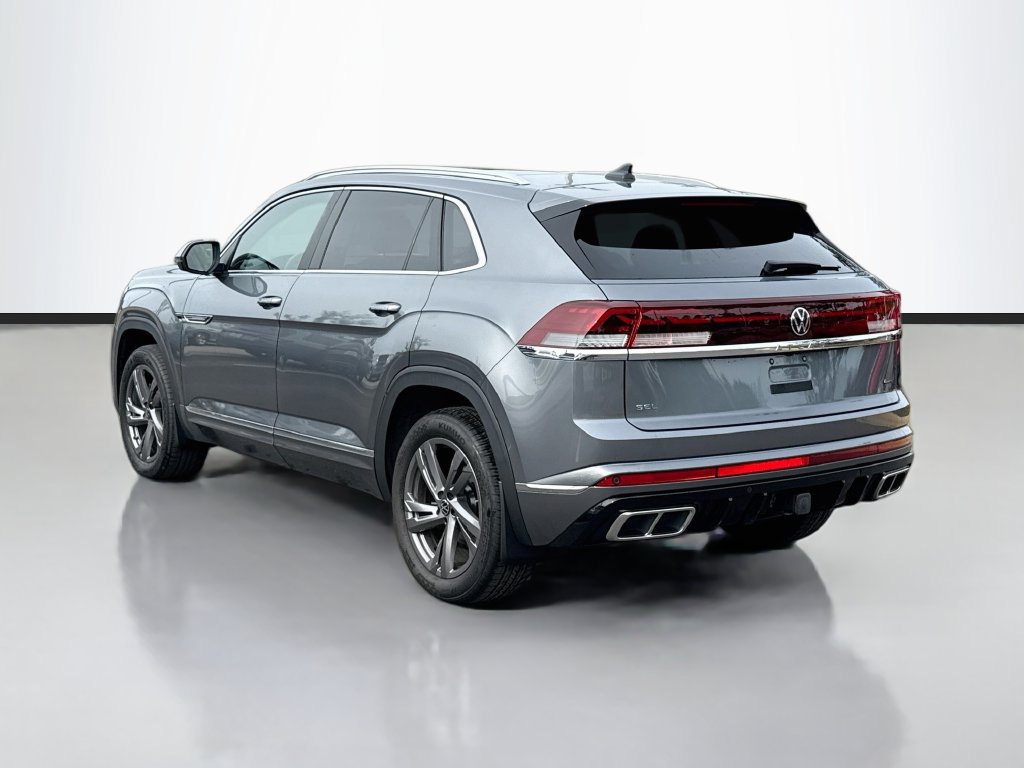 Used 2024 Volkswagen Atlas Cross Sport SEL R-Line AWD/4WD image 5