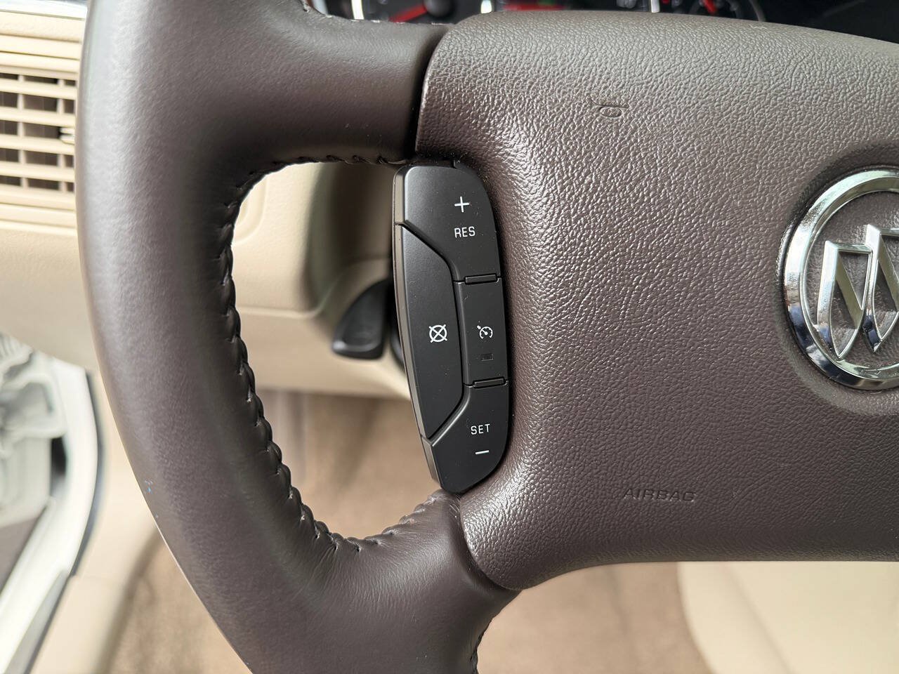 Used 2008 Buick LaCrosse CXL w/ Driver Confidence Package FWD image 19