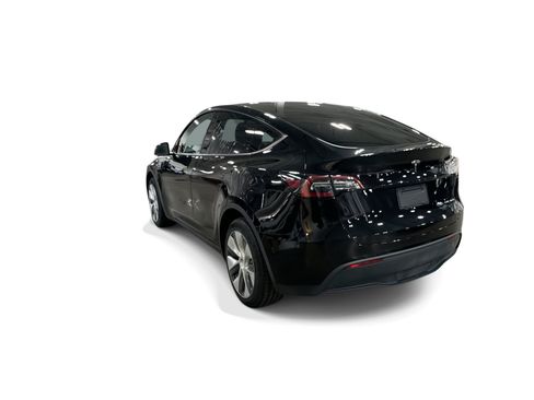 Certified 2023 Tesla Model Y AWD image 4