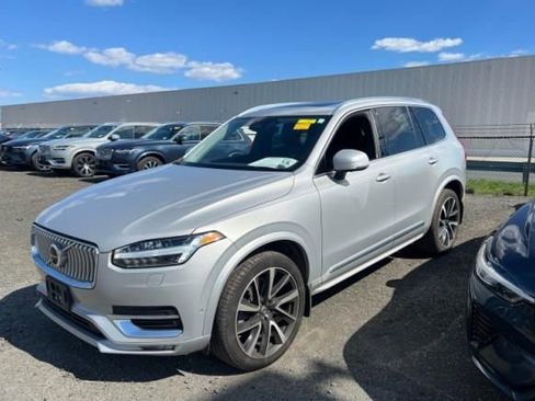 Used 2023 Volvo XC90 B6 Plus w/ Protection Package Premier image 2