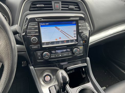 Used 2017 Nissan Maxima SR image 18