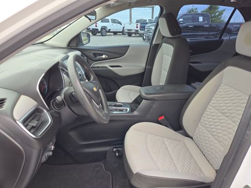 Used 2019 Chevrolet Equinox LS image 10