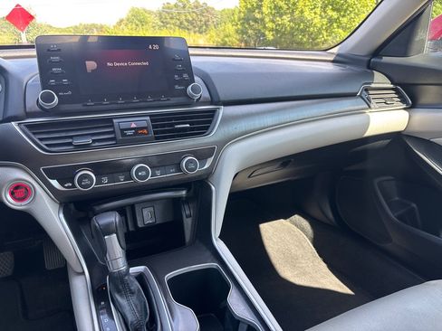 Used 2018 Honda Accord LX image 13
