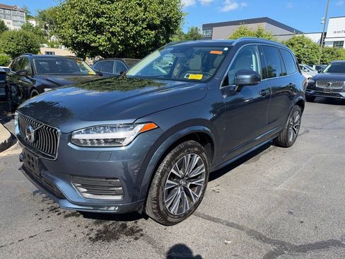 Used 2022 Volvo XC90 T5 Momentum w/ Climate Package AWD/4WD image 1